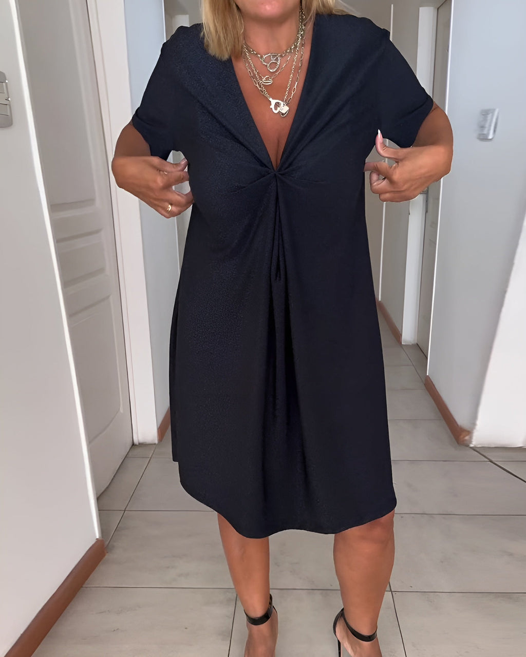 Laurence | V Yaka Fırfırlı Şık Elbise