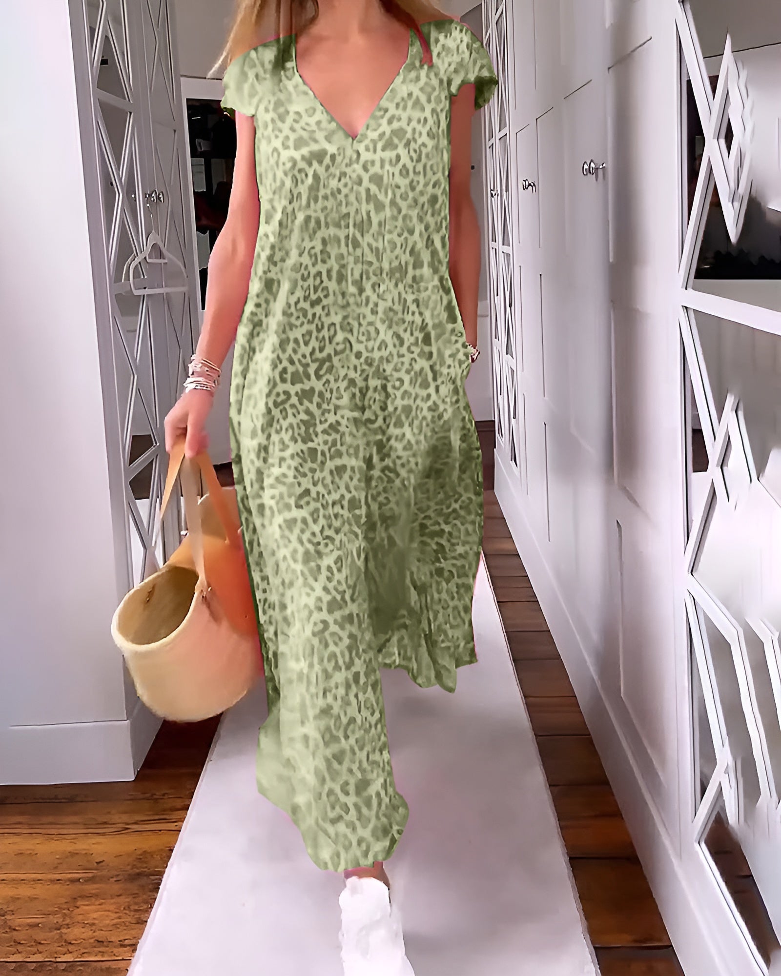 Véronique | Kısa kollu, V yakalı uzun elbise